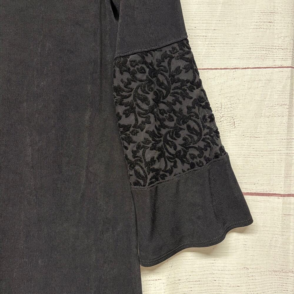 Chico’s Travelers Black Velvet Burnout Lace Bell Sleeve Top Blouse size 1 US M/8 - Picture 9 of 9